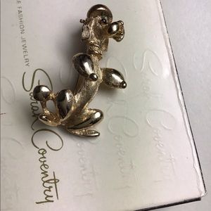 Sara Coventry poodle pen